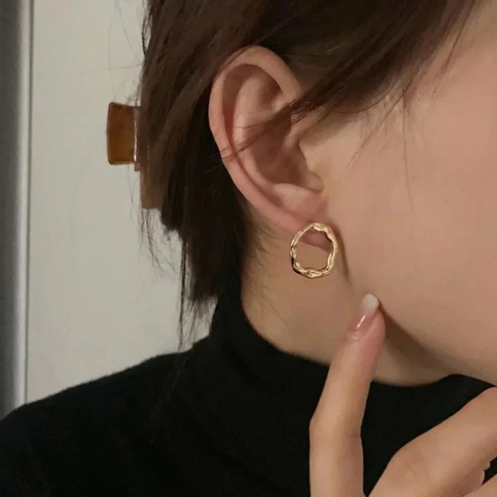 925 Sterling Silver Minimalist Small Irregular Wavy Circle Stud Earrings